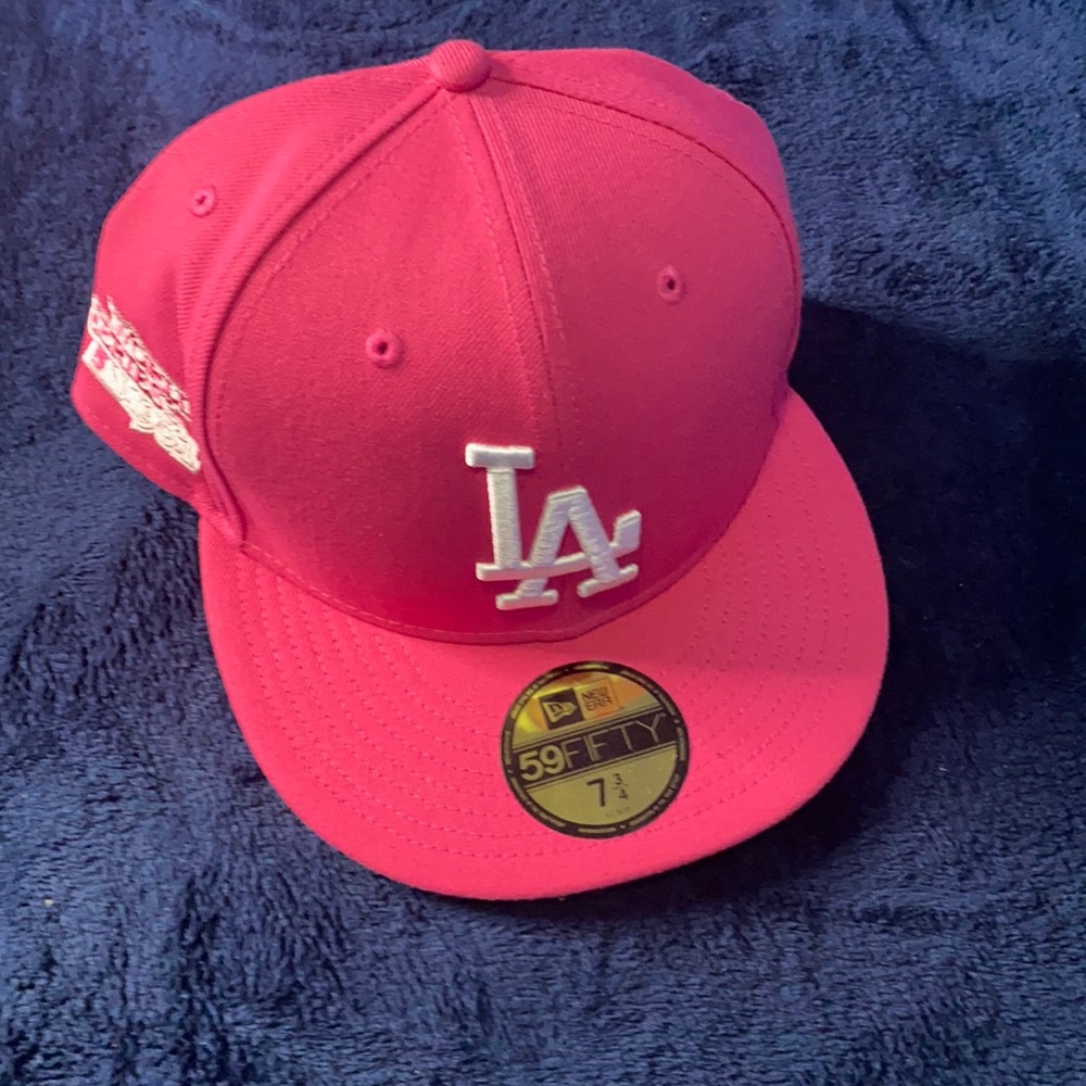 Pink LA Dodgers World Series fitted cap never worn size 7 3/4